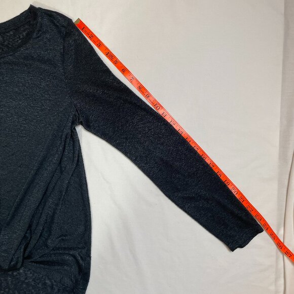 Bobeau Top Twist Front Hem Long Sleeve Lightweight Heathered Dark Gray Size M - Picture 10 of 13